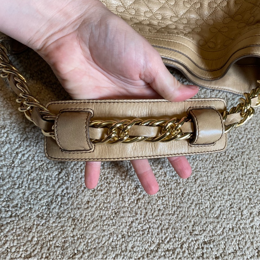 Anya Hindmarch quilted leather hobo shoulder bag cream gold - Picture 3 of 9